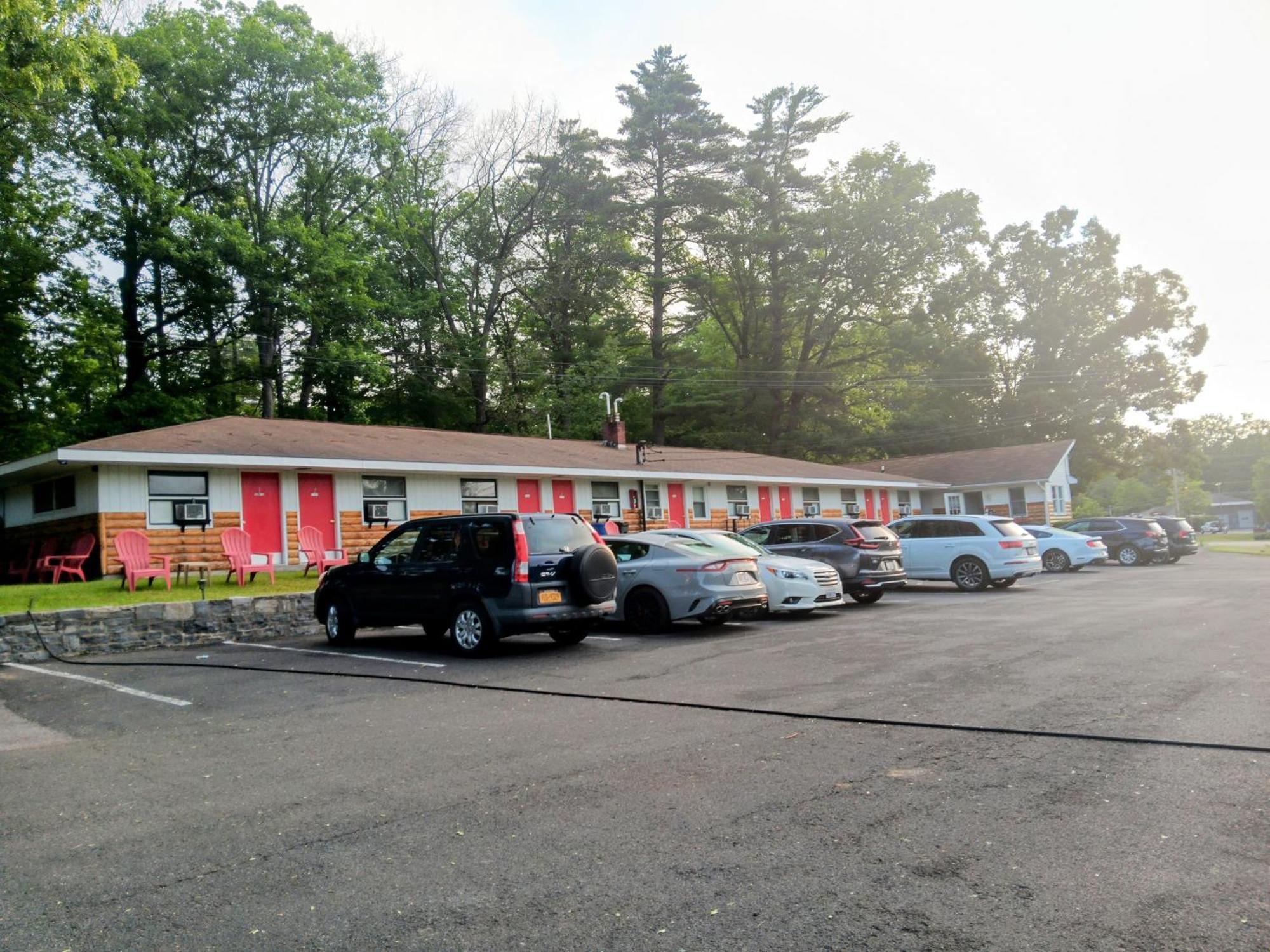 Robin Hood Motel Саратога-Спрінгс Екстер'єр фото